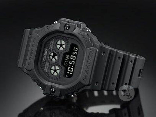 DW-5900BB-1ER side close up