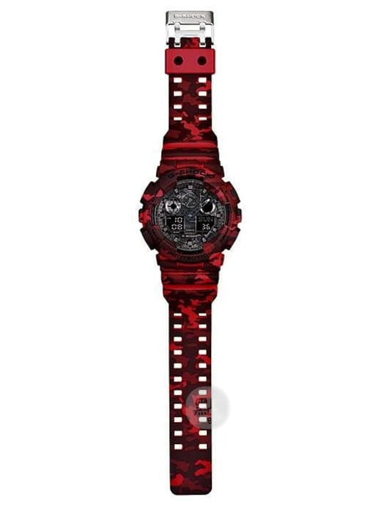 CASIO GA-100CM-4AER G-Shock 樹脂錶帶 200米防水 - 全身圖，展示紅色迷彩錶帶